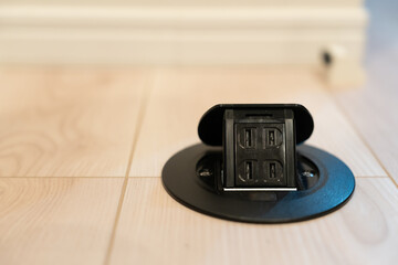 マンションリフォーム時にデザインされたとても便利な埋め込み型電源コンセント