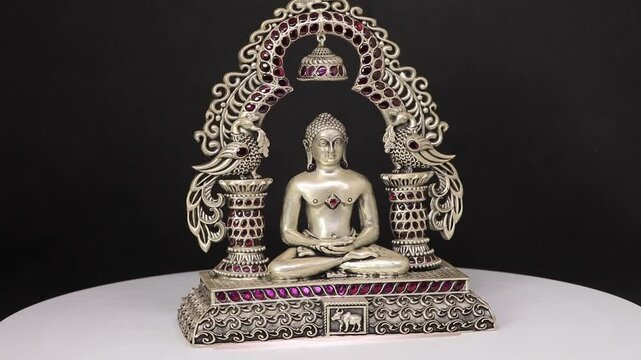 Silver Idol of Mahaveer Swami | Jain Dharma Tirthankara Murti Symbolizing Peace, Ahimsa, Meditation, and Spiritual Enlightenment in Traditional Indian Religious Art