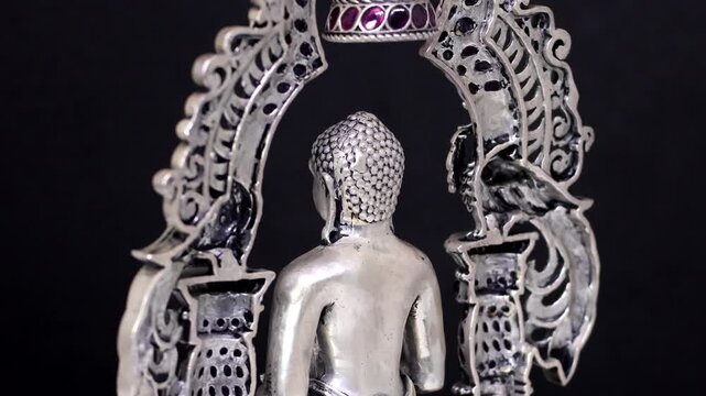 Silver Idol of Mahaveer Swami | Jain Dharma Tirthankara Murti Symbolizing Peace, Ahimsa, Meditation, and Spiritual Enlightenment in Traditional Indian Religious Art