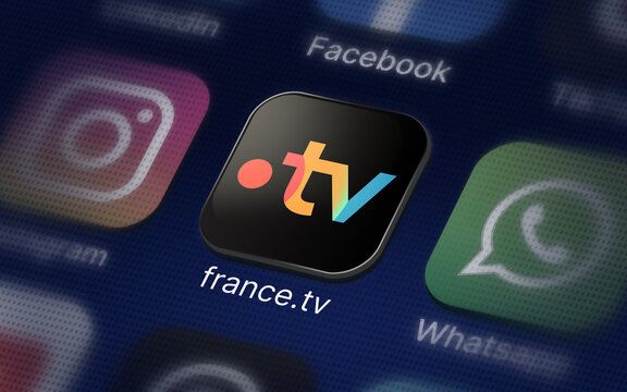 France.tv logo sur un &eacute;cran de smartphone