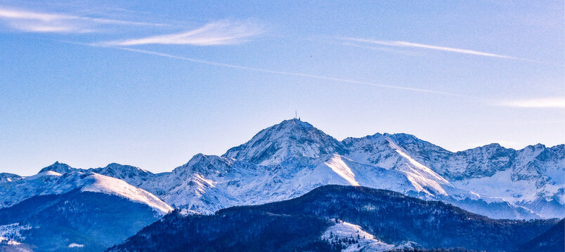 Pic du midi de Bigorre et sa vall&eacute;e