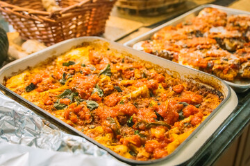 Obraz premium Meals at a warm party