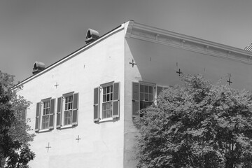Charleston's Heyward-Washington House: Historic architecture, distinctive chimney, windows.