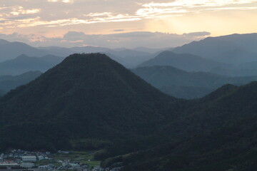 山頂から望む山並み