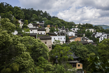Fototapeta premium Wuyuan Village Huangling - Traditional Chinese Architecture in Mountains