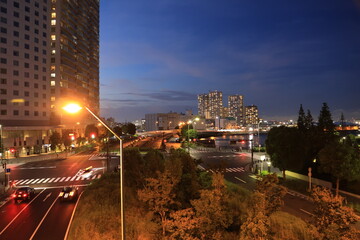 「横浜みなとみらい」の高層ビル群の日没　夜景