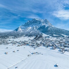 Sonniger Wintertag im Ehrwalder Moos in der Wintersport-Region Tiroler Ausserfern in &Ouml;sterreich