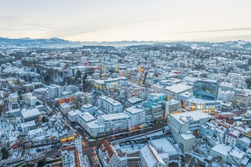 Kempten im Allg&auml;u an einem kalten Winterrtag aus der Vogelperspektive