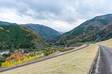 ロックフィルダムである三保ダムの遮水部分