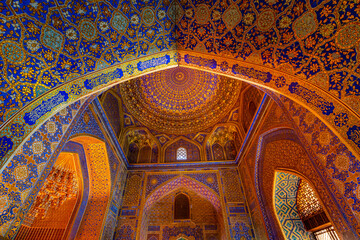 Naklejka premium Detail of gold mosaic dome in Madrasa in Oezbekistan