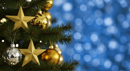 Obraz premium Close-up of a decorated Christmas tree with golden stars and ornaments against a blue bokeh background