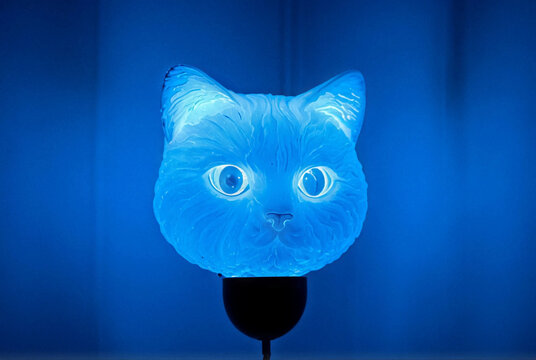 Blue Cat lamp Glowing in Dark Room with Vibrant Lighting / L&aacute;mpara con cara de gato