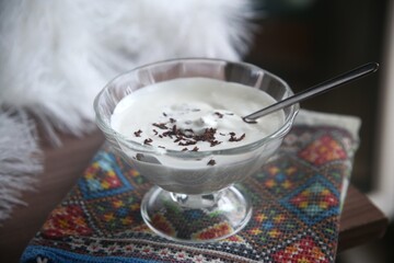 vanilla mousse cream with chocolate