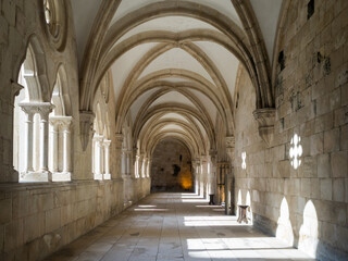 Alcoba&ccedil;a Monastery cloister