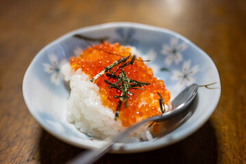 とても美味しい日本のミニいくら丼