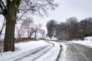 Obraz premium snow covered road