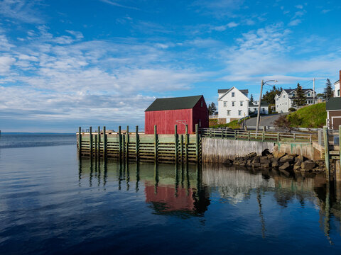 houses on the bay of fundy