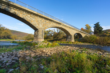 Eine Br&uuml;cke &uuml;ber die Eder
