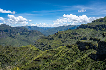Naklejka premium Rugged Rock Formations in the Andean Mountains at Waqrapukara, Peru