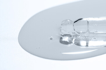 Transparent cosmetic product for skin care.