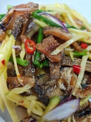 Spicy Green Mango Salad with Crispy Fried Fish