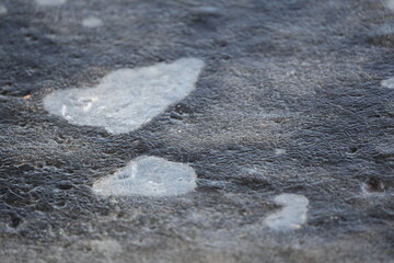 close up of the frozen lake (meertjesven) in waalre the netherlands, wallpaper