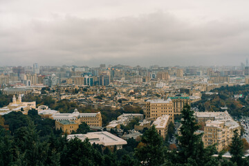 Fototapeta premium Baku, Azerbaijan - dec 1 2025 view of the city from the observation deck