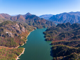 충북 충주호의 가을 풍경
