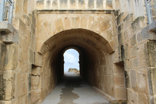 roman amphitheatre in Oudhna tunisia