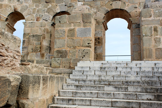 roman amphitheatre in Oudhna tunisia