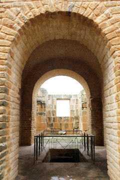 roman amphitheatre in Oudhna tunisia