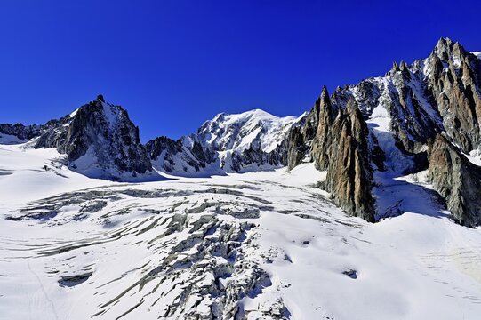 View of the mountains from the T&eacute;l&eacute;cabine Panorama Railway, La Tour Ronde, Mont Blanc, Le Mont Blanc du Tacul, in the foreground the glacier du G&eacute;ant, Chamonix-Mont-Blanc, Haute-Savoie, France