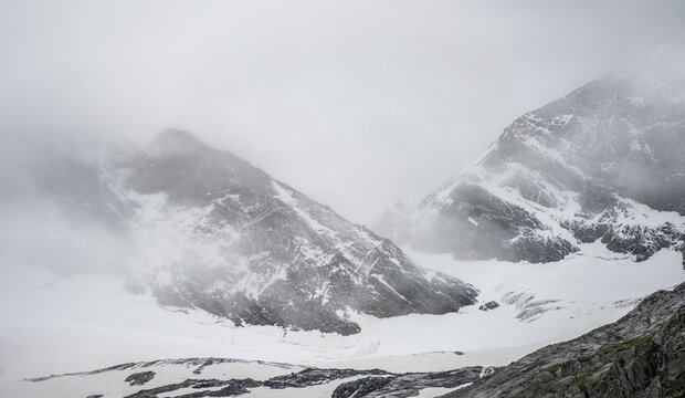 Cloudy and glaciated mountain peaks Dosso Largo with glacier Schlegeiskees, Berliner H&ouml;henweg, Zillertal Alps, Tyrol, Austria