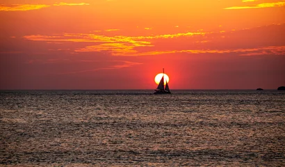 Selbstklebende Fototapeten Bordeaux sunset on the beach  © Sai