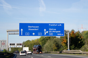 Autobahntafel auf A2, kurz vor der Ausfahrt Waltrop in Richtung Oberhausen,