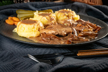 Stewed pieces of tenderloin in their own juice.