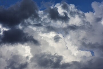 Obraz premium Cloudscape has been developing in gorgeous form. Colorful dramatic cloudscape