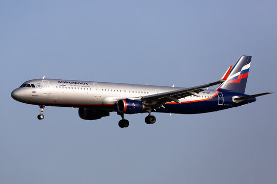 EL PRAT DE LLOBREGAT, SPAIN - JANUARY 24, 2020: Passenger airliner Airbus A321 of Russian Airline of Aeroflot with registration number VP-BAY landing in International El Prat Airport in Barcelona..
