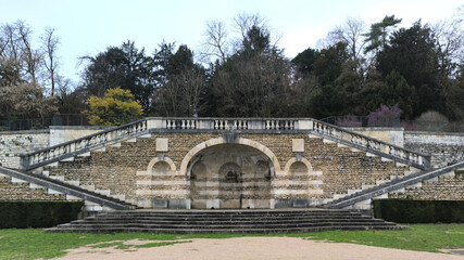 Obraz premium ornamental staircase at Apollo's garden in Saint-Cloud park, Paris
