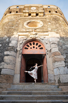 Portrait of a dancer on tiptoe