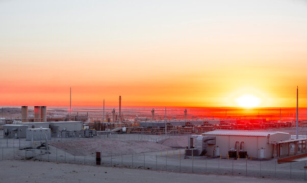 Gas and oil processing facility