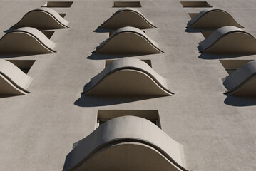 ARCHITECTURE - A classic modernist tenement house in Gdynia 
