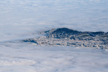&Uuml;ber den Wolken