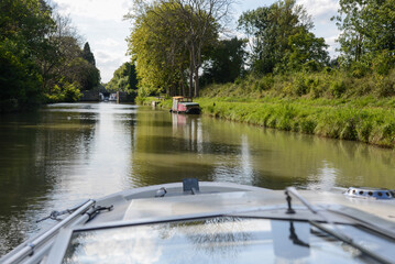 house-boat sur le canal du Midi en France