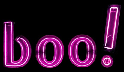 boo! n&eacute;ons roses