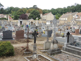 Cemetery - Monfort-l'Amaury - France