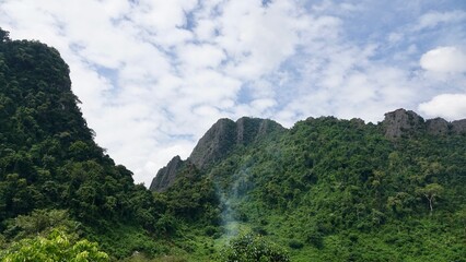 Laos - Karststeingebirge in Vang Vieng