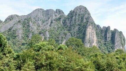 Laos - Karststeingebirge in Vang Vieng