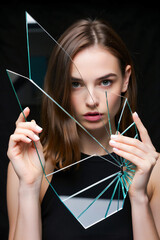 割れたガラスと女性 | Broken glass and a woman Generative AI