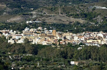 Vista de &Oacute;rgiva desde la carretera A-346, Alpujarra de Granada, Andaluc&iacute;a, Espa&ntilde;a
